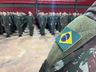 Militares do Exército prestam juramento à Bandeira em solenidade do Dia do Soldado