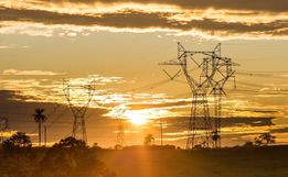 Conta de luz terá bandeira vermelha 2 em setembro, com custo extra de R$ 7,87 por 100 kWh