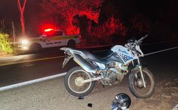 Motociclista fica gravemente ferido ao colidir em caminhão na SC 163, em Itapiranga