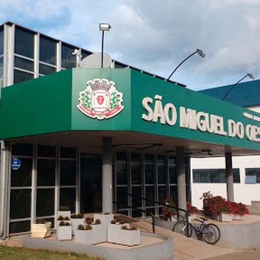 Prefeitura de SMOeste seleciona estagiários que cursam o ensino médio