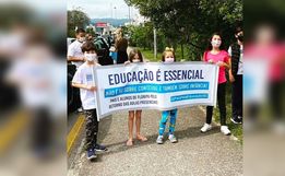 OUÇA: Grupo de pais cobra a volta as aulas em São Miguel do Oeste