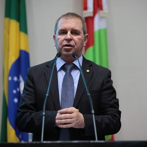 Deputado investiga despesas de R$ 4 milhões em licitação de limpezas de escolas  