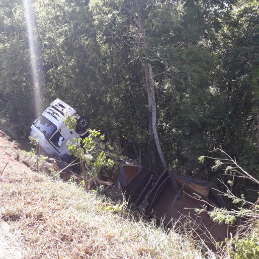 Saída de pista mobiliza Bombeiros, PRF e PMA na BR-282