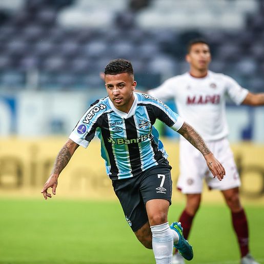  Grêmio vence Lanús e fica a um empate da classificação na Sul-Americana