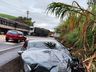 Condutora fica ferida em acidente entre carro e caminhão na SC-157