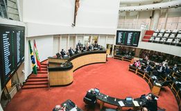 Alesc nega que deputados tentaram aprovar aposentadoria em benefício próprio; veja resposta