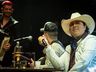 No último show de Aleksandro, cantores comemoram 'noite incrível' no Paraná; FOTOS