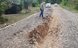 Obras emergenciais serão realizadas no calçamento que da acesso a L. São Vendelino