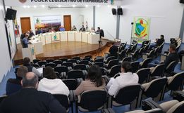 Vereadores aprovam projetos em sessão com mais de três horas