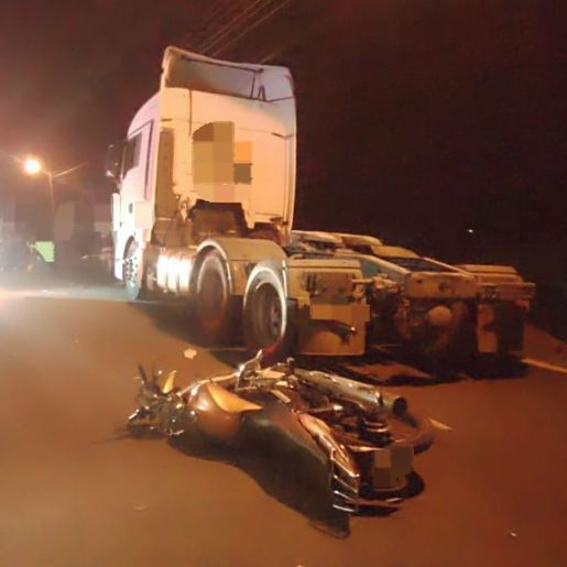 Acidente entre moto e caminhão deixa homem ferido em Maravilha 