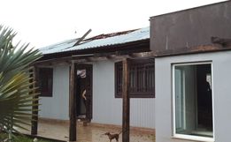 Ventos fortes causam destelhamentos no interior de Iporã do Oeste