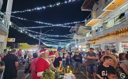 Acionamento das luzes de natal na rua Independência reúne grande público