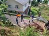 Bombeiros auxiliam em resgate de cão preso em tubulação em bairro de Mondaí