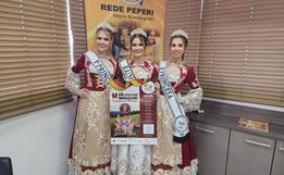 Soberanas de São João do Oeste visitam a Rádio Itapiranga
