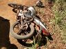 Colisão entre camionete e moto deixa caroneira ferida