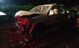 Condutor bate em poste  em São Miguel do Oeste 
