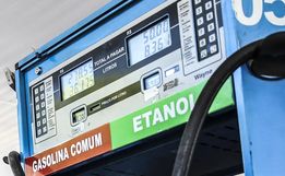 Petrobras reduz preço da gasolina em 4,9% a partir de terça-feira