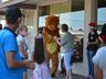 Campanha “Um presente de Natal” reúne crianças para entrega de presentes