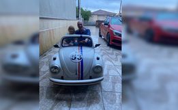 Réplica de Fusca infantil guinchada em Santa Catarina volta para dona
