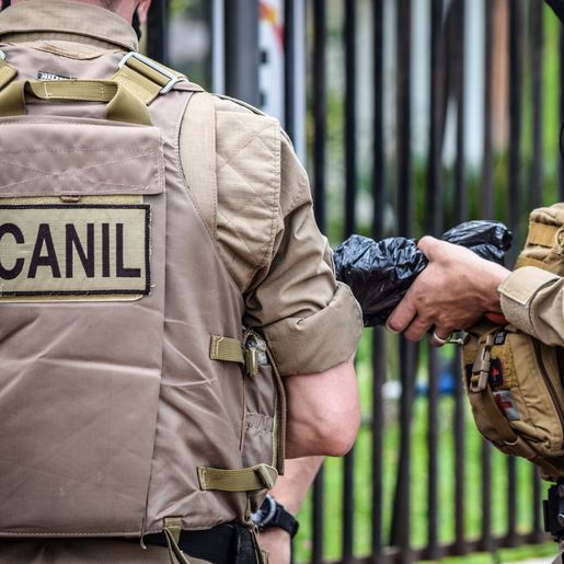 PM fecha ponto de drogas no centro e prende dois em São Miguel do Oeste