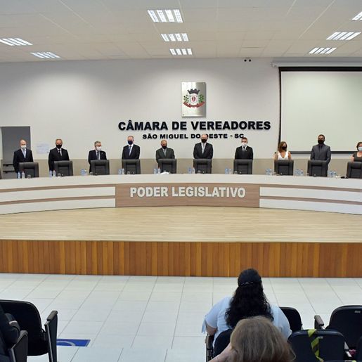 Suplentes vão assumir vagas deixadas por Bonora e Elias na Câmara