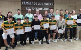 Vice-campeões dos Joguinhos Abertos recebem moção na Câmara de Cedro