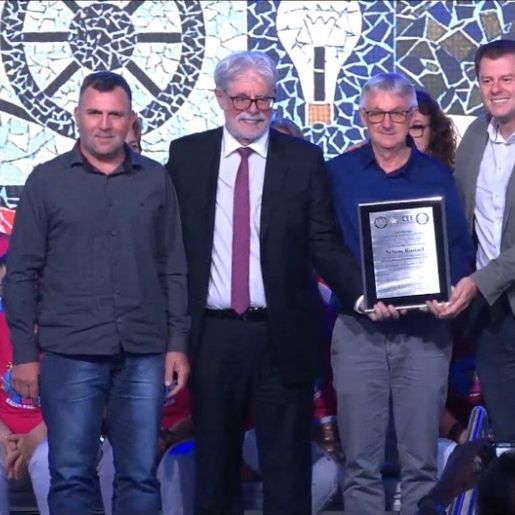 Professor de Campo Erê recebe prêmio Elpídio Barbosa em Florianópolis