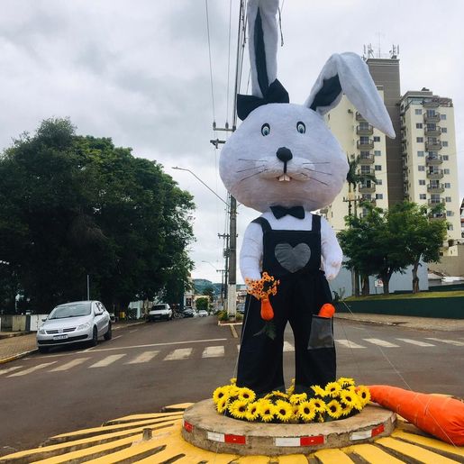 Ornamentação de Páscoa ganha destaque em Itapiranga