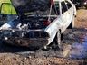 Carro é consumido por incêndio em Guarujá do Sul 