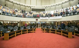 Deputados aprovam mudança no plano de carreira de militares