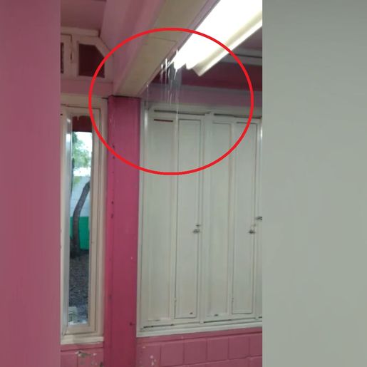 Vídeo mostra goteiras em creche de SMO; prefeitura se manifesta