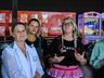 Imperial Supermercados distribui peças de roupas e uma tonelada de alimentos