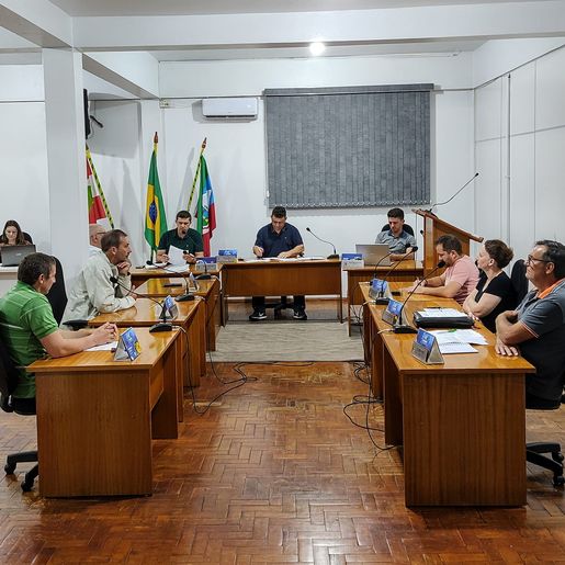 Vereadores de Mondaí autorizam prefeito a viajar para fora do país