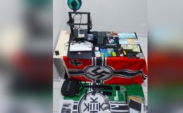 Bandeira símbolo do nazismo é encontrada em residência de SMO