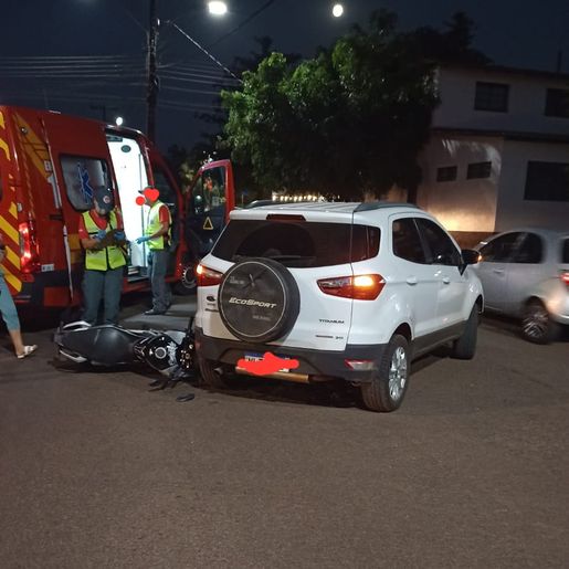 Mulher sofre ferimentos em colisão entre carro e motocicleta em Mondaí
