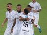 Grêmio goleia garotos do rebaixado Botafogo e cola no G4