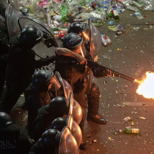 Em meio às comemorações; Buenos Aires tem noite de caos com feridos, presos e desaparecidos