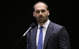 Eduardo Bolsonaro critica Campagnolo e defende irmão para o Senado em SC