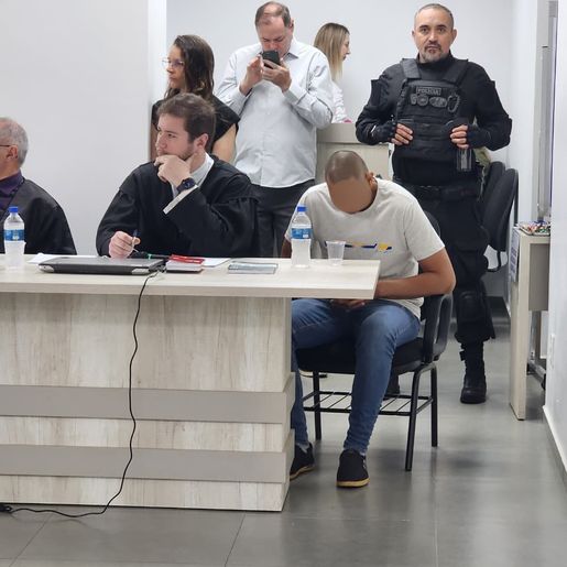 Inicia júri de homem acusado de esfaquear colega de trabalho em Itapiranga