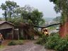 Temporal causa destelhamentos de casas em Itapiranga