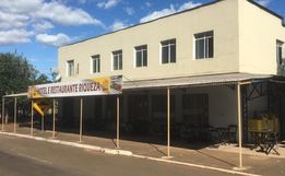 Hotel e Restaurante Riqueza doa lanches para caminhoneiros que passam pela região