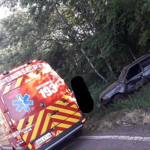 Saída de pista deixa motorista ferido em Princesa