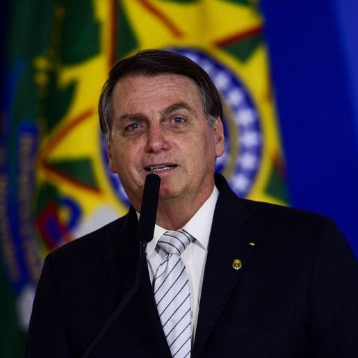 Bolsonaro autoriza aumento de 33% do piso salarial para professores