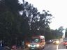 Colisão entre carro e moto deixa motociclista ferido no centro