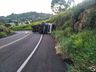 Tombamento de carreta deixa motorista ferido em Romelândia