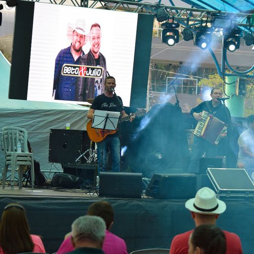 Decoração e Palco Aberto são atrações na praça central de SMOeste neste domingo