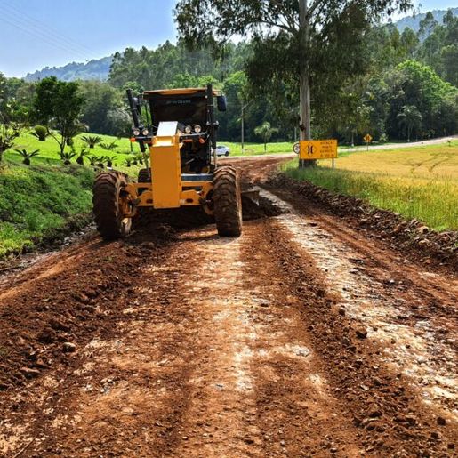 Prefeitura de Mondaí realiza novas melhorias na estrada beira-rio