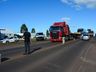 VÍDEO: Concessionária e PRF entregam lanches a caminhoneiros na BR-282