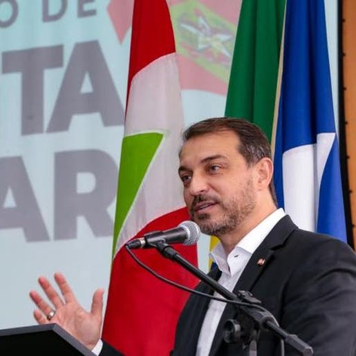 MP-SC arquiva investigação civil contra Moisés na compra dos respiradores