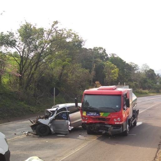 Caminhão da região se envolve em colisão com morte no Paraná